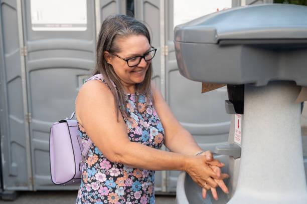 Best Best portable toilet rental  in Kenosha, WI